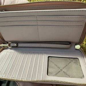 Powder Blush Large Travel Continental.